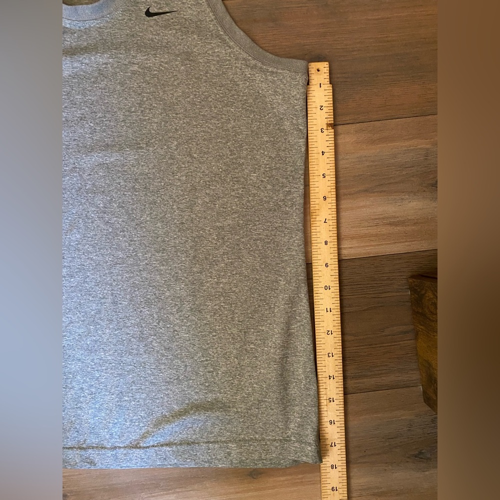 Nike top - Picture 13 of 14